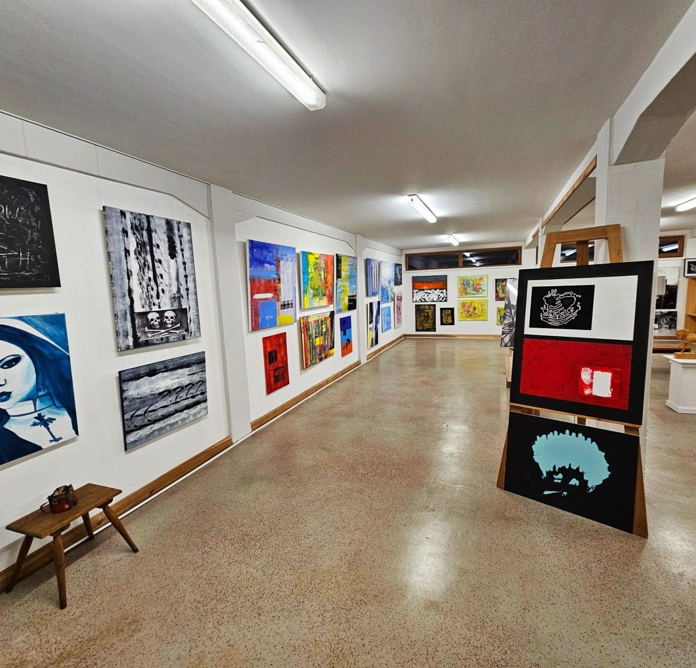 Entdecken Sie ausgewählte Kunstwerke von Zone7Art. Preis & Verfügbarkeit auf Anfrage. Hochwertige Acryl-, Öl- und Mixed-Media-Gemälde in Kößlarn.